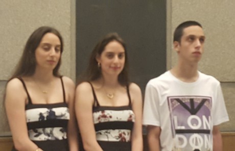 האמן נבו אפק – 2   נסיוני